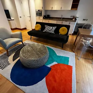 https://superb-studio-close-to-tower-bridge-london.brighton-hotels-england.com