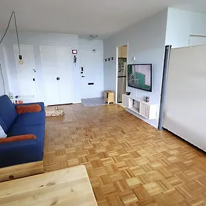 https://downtown-gem-by-the-subway.niagara-fallshotels.com